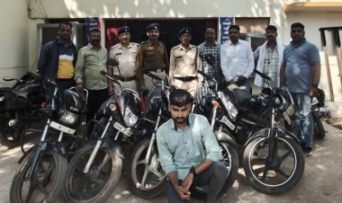 अस्पताल परिसर से बाइक चुराने वाला शातिर चोर गिरफ्तार, पुलिस ने 5 बाइक किया जब्त