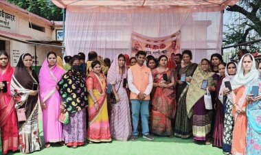 महतारी योजना की 1 हजार की राशि खाते में पहुंचने पर महिलाएं हुई उत्साहित,पीएम मोदी व सीएम विष्णु देव साय के प्रति किया आभार...