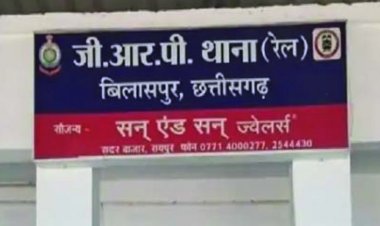 सीट नहीं देने पर आजाद हिंद एक्सप्रेस में पश्चिम बंगाल के बुजुर्ग यात्री के साथ मारपीट और लूटपाट की कोशिश, 2 लोगों के खिलाफ अपराध दर्ज