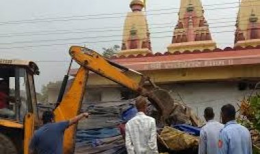 एनफोर्समेंट डिपार्टमेंट ने शनिवार को फिर से बेजा कब्जा धारकों के खिलाफ बुलडोजर चलाया