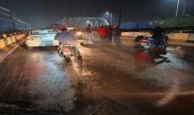 बिलासपुर में सोमवार की रात बारिश के बीच तेज रफ्तार हाईवा ने स्कूटी को टक्कर मार दी