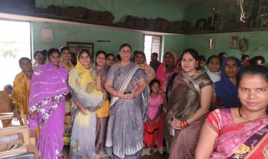 दुर्ग लोकसभा कांग्रेस  प्रत्याशी राजेन्द्र साहू की  धर्मपत्नी निकली प्रचार में