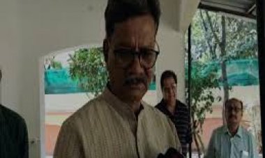 चरणदास महंत छत्तीसगढ़ विधानसभा में नेता प्रतिपक्ष डॉ. चरण दास महंत ने आरोप लगाया कि प्रदेश भर में हमारे कांग्रेस नेताओं को डराया जा रहा