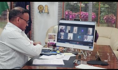 पुलिस महानिरीक्षक दुर्ग रेंज  राम गोपाल गर्ग ने लोकसभा चुनाव के मद्देनजर अपराध नियंत्रण एवं सुरक्षा व्यवस्था सुनिश्चित करने रेंज के अधिकारियों के साथ ली, वीडियो कॉन्फ्रेंसिंग बैठक