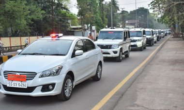 आगामी लोकसभा निर्वाचन को दृष्टिगत रखते हुए दुर्ग पुलिस के द्वारा लगातार क्षेत्र में  किया जा रहा है फ्लैग मार्च