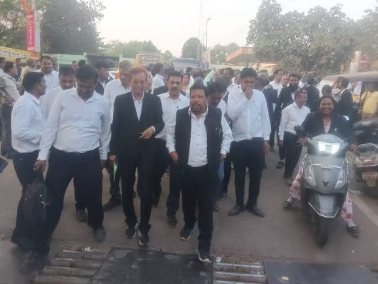 दुर्ग के खुर्सीपार में पड़ोसी से हुए विवाद के बाद FIR में धारा को लेकर जमकर बवाल