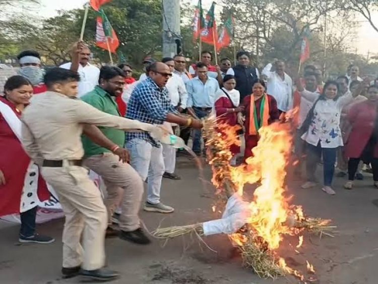 छत्तीसगढ़ के भिलाई नगर से कांग्रेस विधायक देवेंद्र यादव को लेकर वायरल MMS मामले में मंगलवार को हंगामा