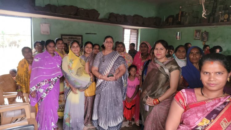 दुर्ग लोकसभा कांग्रेस प्रत्याशी राजेन्द्र साहू की धर्मपत्नी निकली प्रचार में