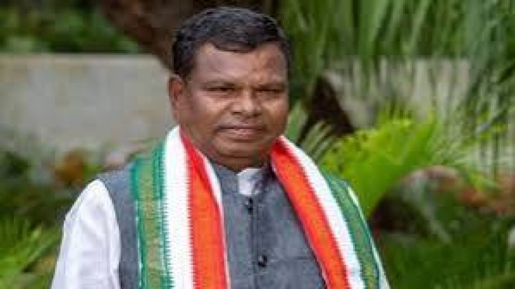 छत्तीसगढ़ के बस्तर लोकसभा के कांग्रेस प्रत्याशी कवासी लखमा और कांग्रेस जिला अध्यक्ष सुशील मौर्य के खिलाफ एफआईआर दर्ज