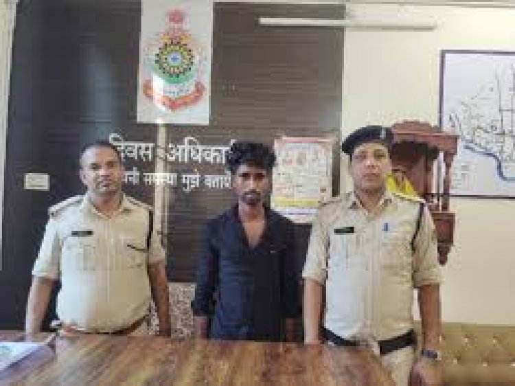 छत्तीसगढ़ के बिलासपुर में कैरेक्टर पर शक के चलते एक युवक ने कुल्हाड़ी से हमला कर अपनी पत्नी की हत्या कर दी