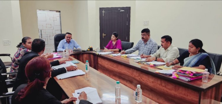 पुलिस महानिरीक्षक दुर्ग रेंज राम गोपाल गर्ग ने अभियोजन अधिकारियो के साथ की बैठक
