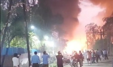 भिलाई में बड़ा हादसा, केमिकल से भरे टैंकर में लगी भीषण आग, केमिकल फैक्ट्री में भी ब्लास्ट, इंडस्ट्रियल एरिया को कराया गया खाली