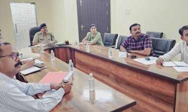 पुलिस महानिरीक्षक दुर्ग रेंज  राम गोपाल गर्ग और पुलिस महानिरीक्षक राजनांदगांव रेंज  दीपक झा ने ली इंटर डिस्ट्रिक्ट बॉर्डर मीटिंग