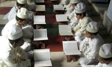 सुप्रीम कोर्ट ने हाईकोर्ट के फैसले पर लगाई रोक, चलती रहेगी मदरसों में पढ़ाई