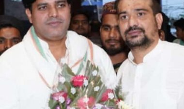 सैय्यद मारूफ आलम के द्वारा राष्ट्रीय अध्यक्ष एवं राज्यसभा सांसद इमरान प्रतापगढ़ी के रायपुर आगमन पर मुलाकात कर चुनाव परिपेक्ष में चर्चा की