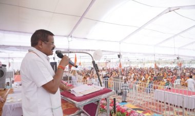 राजेन्द्र साहू ने बाबा श्याम के दरबार में दर्शन लाभ लेकर श्रीमद्भागवत सुनी.