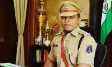 दुर्ग जिले में एंटी क्राइम एंड साइबर यूनिट (ACCU) के 2 आरक्षकों को एसपी जितेंद्र शुक्ला ने लाइन अटैच कर दिया