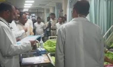 (एम्स) में भर्ती बस हादसे में घायल लोगों से मुख्यमंत्री विष्णुदेव साय ने बुधवार दोपहर करीब साढ़े ग्यारह बजे मुलाकात की