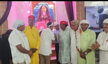 कांग्रेस प्रत्याशी राजेंद्र साहू ने तेज किया जनसंपर्क अभियान : झूलेलाल जयंती पर आम भंडारा में शामिल हुए  - कुम्हारी सड़क हादसे में मृतक त्रिभुवन पांडे के परिजनों से मिलकर संवेदना जताई