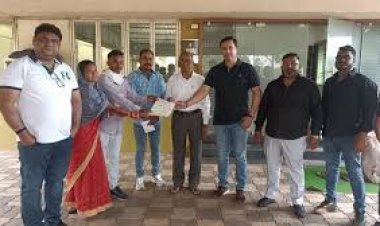 ट्रक ट्रेलर ट्रांसपोर्टर एसोसिएशन के द्वारा मारी कावेरी / बहन ड्राइवर रवि निवासी शिवपुरी जामुल की शादी मे 25000/ नगद सम्मान सहयोग राशि दिया गया