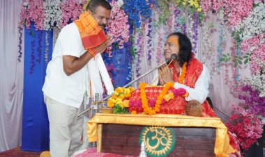 कांग्रेस प्रत्याशी राजेंद्र साहू भागवत कथा में शामिल हुए : जनसंपर्क के दौरान नागरिकों की समस्याएं भी सुनी : नागरिकों ने वोट के साथ समर्थन देने का वादा किया