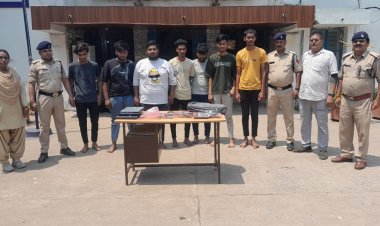 आनलाईन सट्टा खेलाते सात आरोपी गिरफ्तार , होटल हेरिटेज सुपेला में किराये का रूम लेकर कर रहे थे आनलाईन सट्टा का संचालन