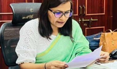 कलेक्टर एवं जिला निर्वाचन अधिकारी ने दुर्ग के लिए प्राप्त नामांकनों की समीक्षा की