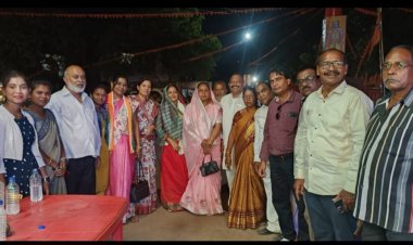 कांग्रेस के दुर्ग लोकसभा उम्मीदवार की धर्मपत्नी ने वैशाली नगर विधान सभा में चुनावी  जनसंपर्क अभियान जनता से मांगा समर्थन 