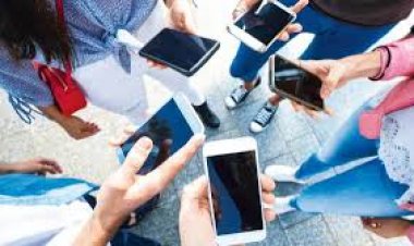 नई सरकार में आयात-निर्यात, टैक्स में बदलाव संभव अगर आप अभी नए मोबाइल हैंडसेट्स या नया लैपटाप लेने की सोच रहे है तो कुछ दिन ठहर जाइए