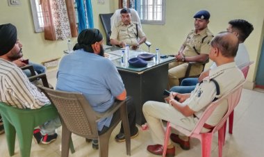 उप पुलिस अधीक्षक  सतीष ठाकुर एवं सदानंद विन्द्यराज द्वारा बस मालिको की बैठक ले कर यातायात व्यवस्था एवं संचालन के लिए दिये गये आवश्यक निर्देश