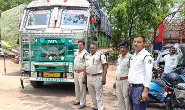 पॉवर हाउस , कुम्हारी ,(नेशनल हाईवे ) एवं नंदनी रोड में खडी भारी वाहनों पर यातायात पुलिस दुर्ग द्वारा अपराध दर्ज कराया गया 