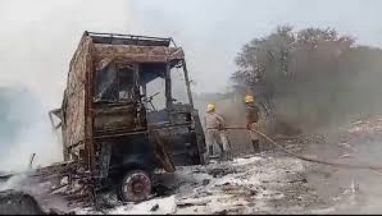 ग्राम बोरई से नगपुरा के बीच सार्थी फ़ायर वर्क्स के पटाखों से भरे ट्रक में आग