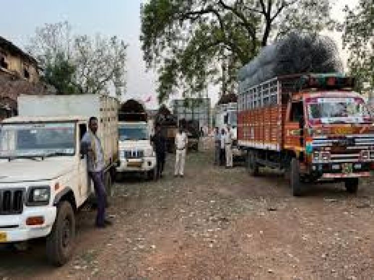 राजधानी रायपुर की पुलिस ने अवैध कबाड़ खरीद-बिक्री करने वाले 44 कबाड़ियों को गिरफ्तार किया