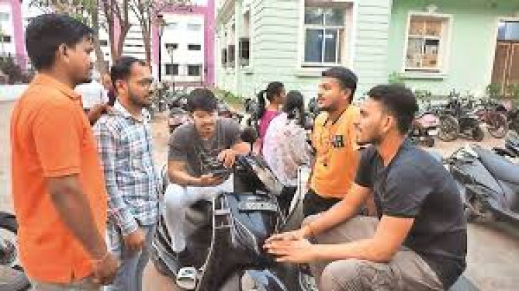युवाओं का कहना है कि उन्हें ऐसा सांसद चाहिए जो बेरोजगार युवाओं को रोजागर दिलाने के साथ स्वरोजगार के अवसर भी बढ़ाए