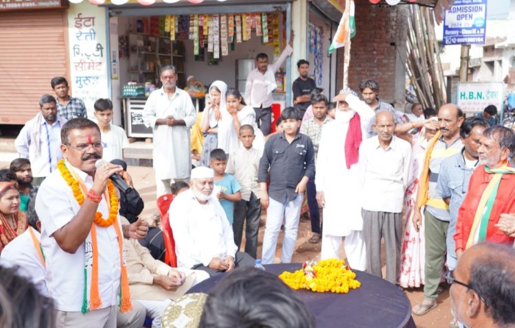 भिलाई में जनसंपर्क के दौरान कांग्रेस प्रत्याशी राजेंद्र साहू ने भाजपा को जमकर घेरा : नुक्कड़ सभाओं में कहा - केंद्र की भाजपा सरकार ने बढ़ाई बेतहाशा महंगाई : बेरोजगारी से पूरे देश के युवा वर्ग में हताशा