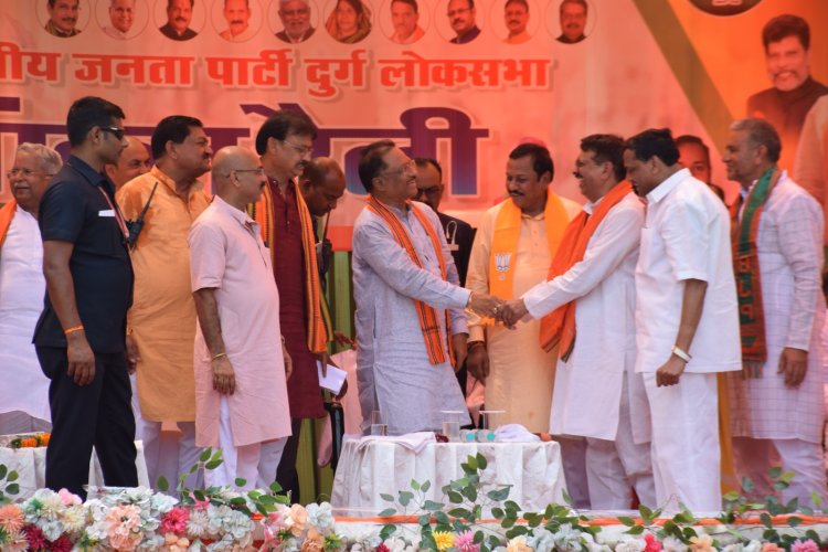 वरिष्ठ नेता गिरधर मढ़रिया की भाजपा में वापसी, बघेल के लिए शुुरु किया चुनाव प्रचार
