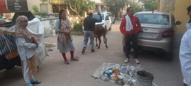 गीला और सूखा मिक्स कचरा देने वालों से निगम सख्ती से पेस आ रहा