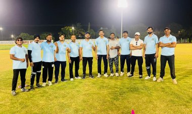 मतदाता जागरूकता बढ़ाने प्रशासन एकादश एवं नागरिक एकादश के मध्य आयोजित हुआ फ्लड लाइट फ्रैंडली क्रिकेट मैच