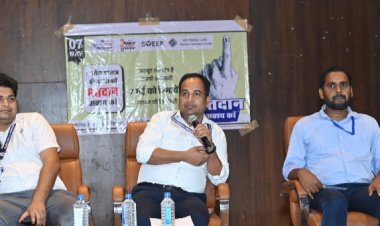 पैरेंट्स मीट में कलेक्टर डॉ.गौरव सिंह ने कहा- अच्छे नंबर को ही श्रेष्ठता का मापदंड न मानें, बच्चों के सकारात्मक पक्ष को उनकी सफलता का मंत्र बनाएं