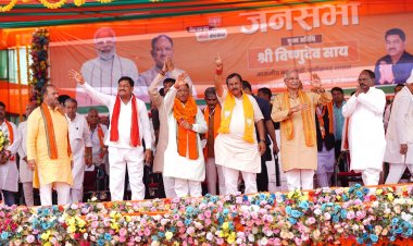 नवागढ़ क्षेत्र के गांव गांव में भाजपा प्रत्याशी विजय बघेल को जनता का मिल रहा भारी जन समर्थन, सीएम के जन सभा के बाद 18 गांव में मंत्री के साथ किये चुनाव प्रचार