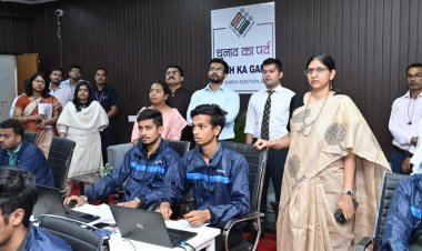 प्रशिक्षु आईएएस अधिकारियों ने मुख्य निर्वाचन पदाधिकारी से की सौजन्य मुलाकात