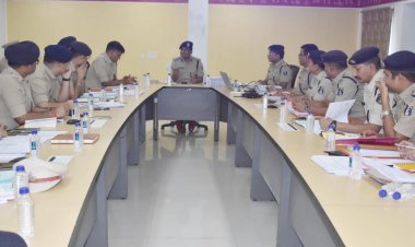 SSP संतोष सिंह ने अपराध समीक्षा बैठक में आदतन अपराधियों की जमानत निरस्त कराने के दिए निर्देश