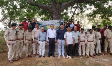 अंतरराष्ट्रीय जैव विविधता दिवस पर लिया संकल्प  सप्ताह में 3 दिन रिंकल क्लॉथ ( बिना आयरन किए कपड़े ) पहनेंगे  ,कार्बन उत्सर्जन कम करेंगे,  जैव विविधता एवम पर्यावरण  संरक्षण हमारी जिम्मेदारी - डॉ पाणिग्रही