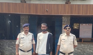 चाकू के नोक पे मोबाईल व नगदी लूट  करने वाला आरोपी गिरफ्तार 