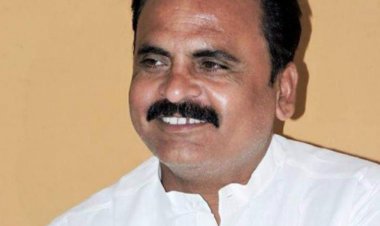 पार्षद शिवेंद्र परिहार ने निगम आयुक्त से मुलाकात की, होने वाली दुर्घटनाओ को रोककर सौंपा ज्ञापन,जन धन की हानि को रोका जा सके: