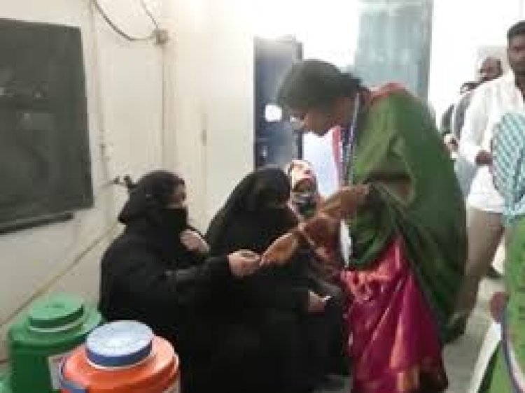 हैदराबाद से AIMIM चीफ असदुद्दीन ओवैसी के खिलाफ चुनाव लड़ रहीं भाजपा कैंडिडेट माधवी लता विवादों में घिर गई