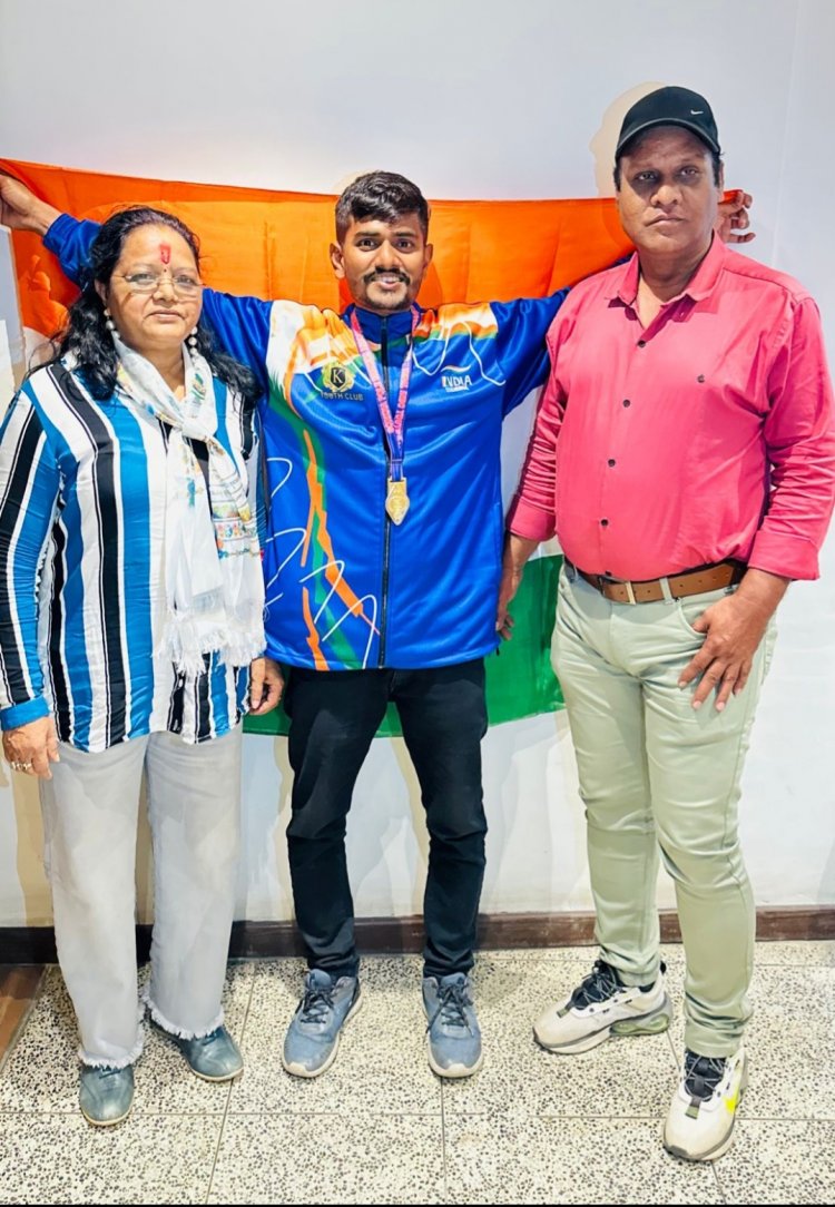 अख़बार बेचकर बना अंतरराष्ट्रीय स्तर का खिलाड़ी जीता स्वर्ण पदक भारत देश का नाम ऊँचा किया