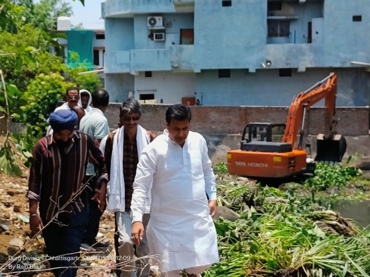 बारिश पूर्व नाला साफ सफाई का महापौर धीरज बाकलीवाल ने किया निगम अधिकारियों के साथ औचक निरीक्षण,वर्षा ऋतु से पूर्व सभी नाला/ नालियों की सफाई व्यवस्था दुरुस्त करें:महापौर