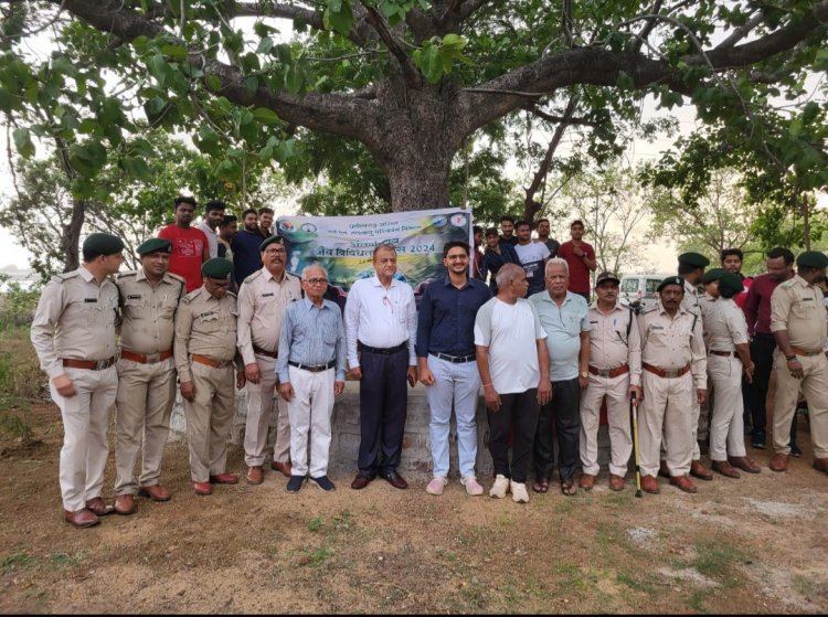 अंतरराष्ट्रीय जैव विविधता दिवस पर लिया संकल्प सप्ताह में 3 दिन रिंकल क्लॉथ ( बिना आयरन किए कपड़े ) पहनेंगे ,कार्बन उत्सर्जन कम करेंगे, जैव विविधता एवम पर्यावरण संरक्षण हमारी जिम्मेदारी - डॉ पाणिग्रही