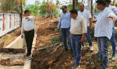 महापौर ने किया एक करोड़ से हो रहें नाला निर्माण कार्य का निरीक्षण:साफ कहा- गुणवत्ता से किसी भी सूरत में समझौता बर्दाश्त नहीं: